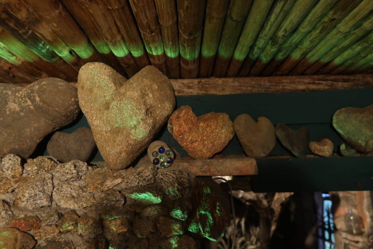 heart-shaped stones in la Casa de las Piedritas